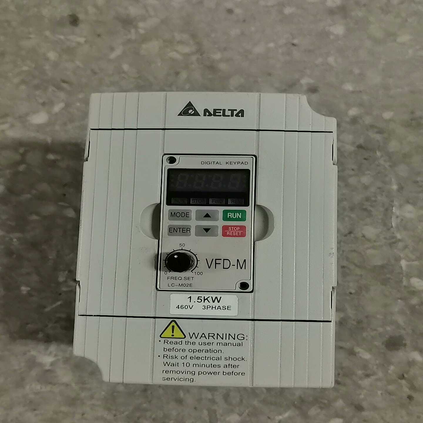 咨询-台达变频器1.5KWVFD015M43B，已上电