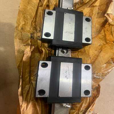 全新正品THKHSR30C直线导轨带法兰滑块工程余货-议价