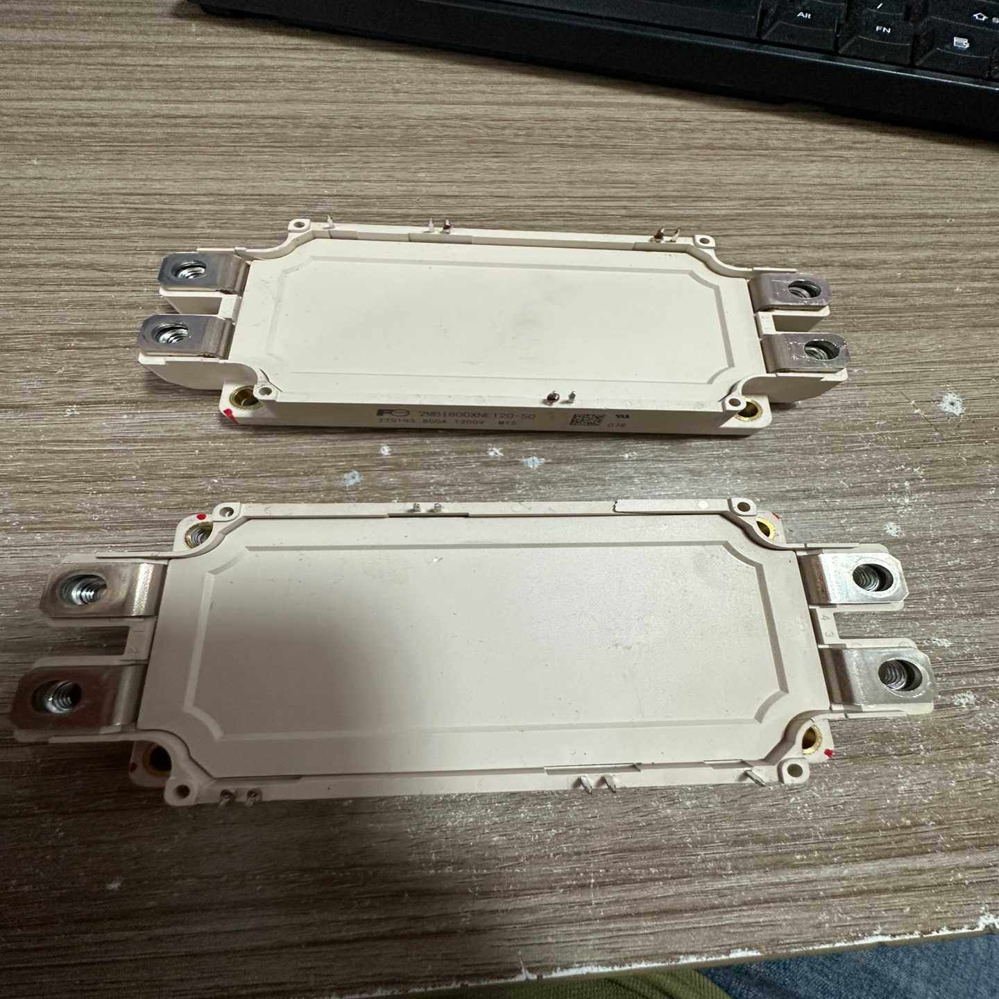 2MBI800XNE120-50出，有裂的，功能