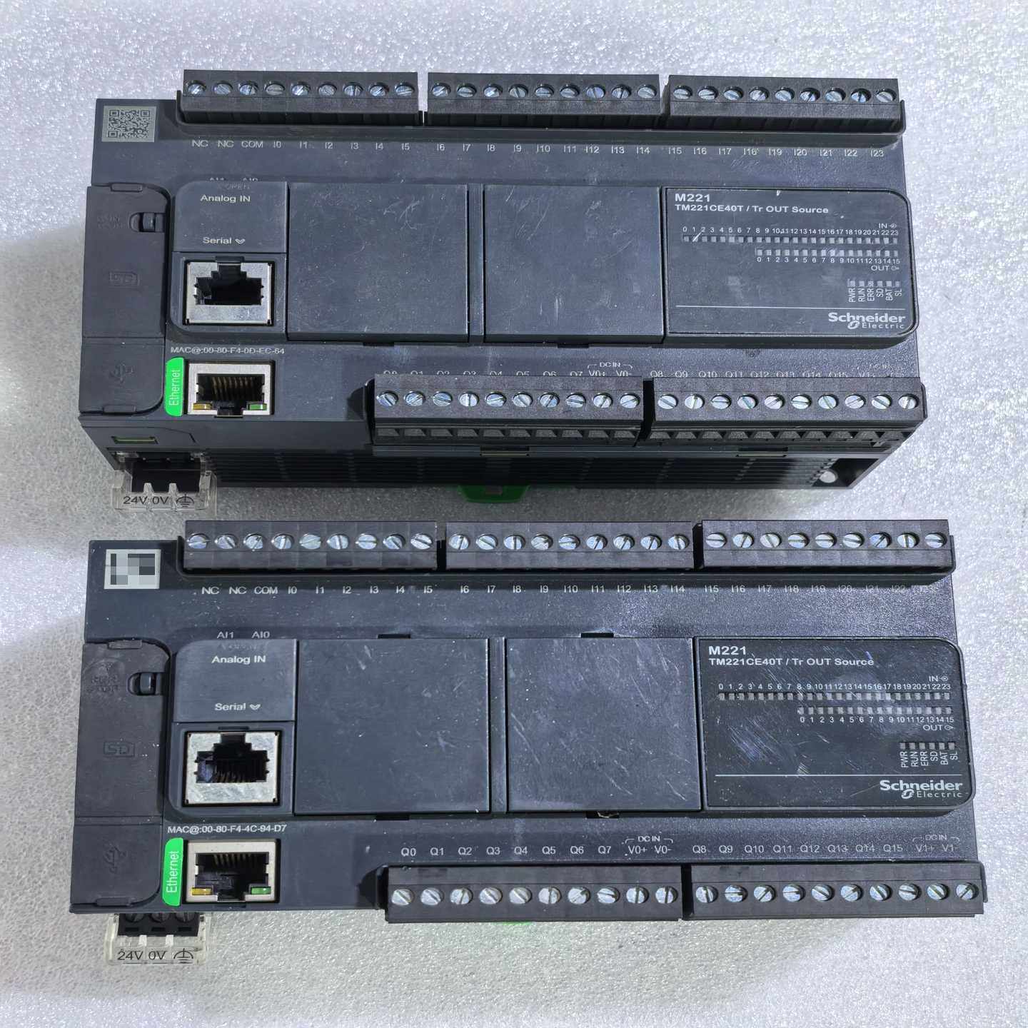 施耐德PLC控制器TM221CE40T，实物拍摄，成色如图--议价商品