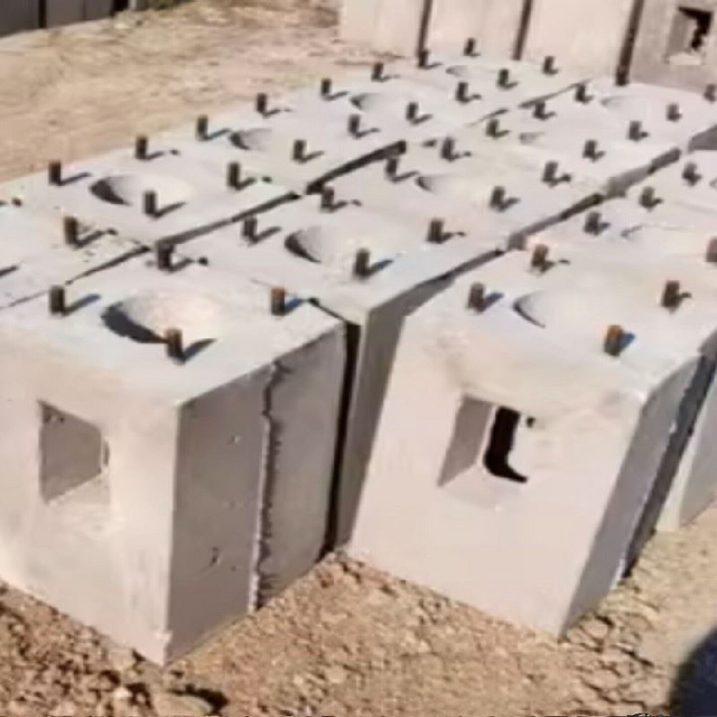 监控立杆预制水泥基础墩子灯杆地笼预埋件底座厂家异形非标定制