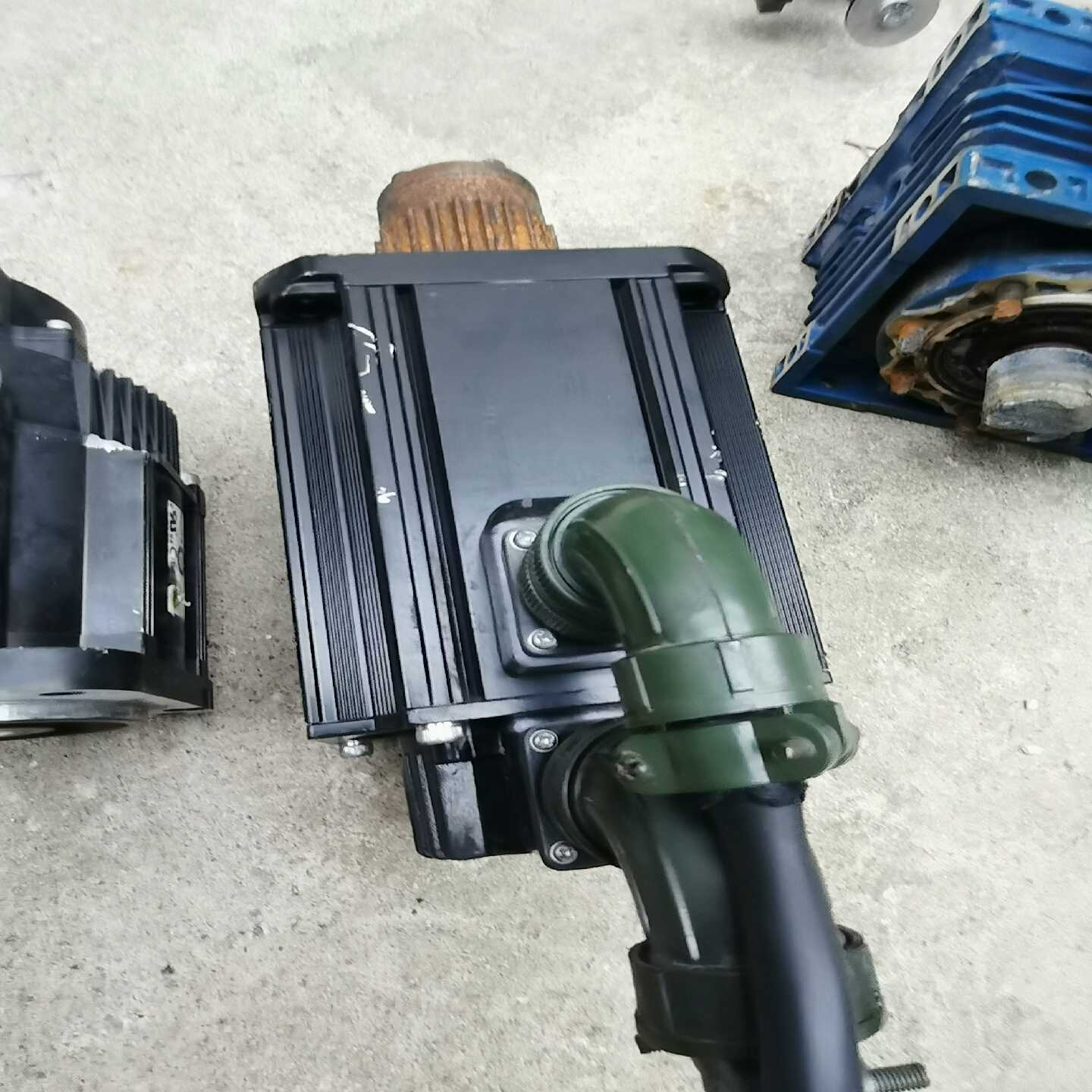 富士伺服电机GYG102CC2-T2G功能正常拆机下来--议价商品