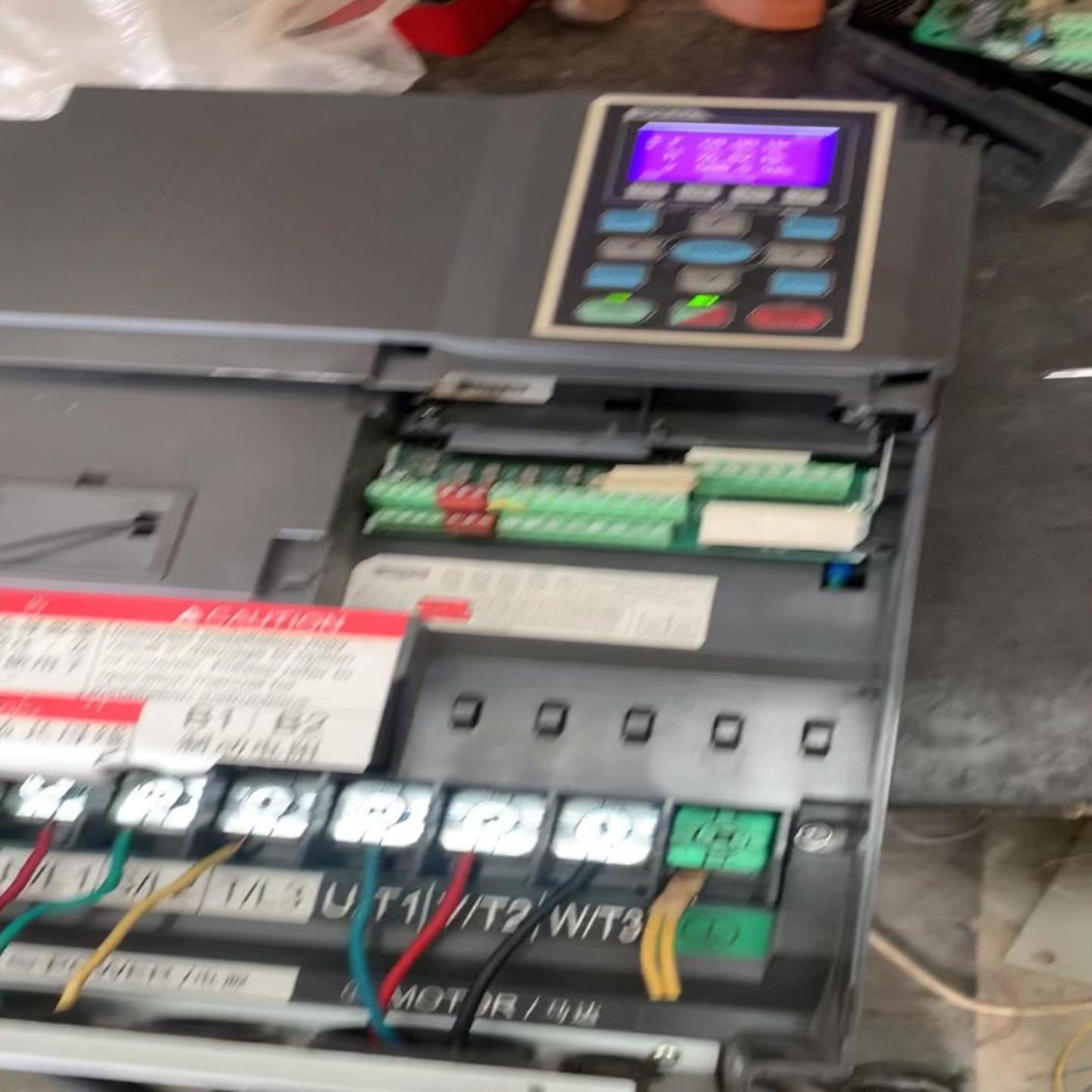岚岚机械台达VFD300CP43B-21拆机22千瓦变频器成色很好询价