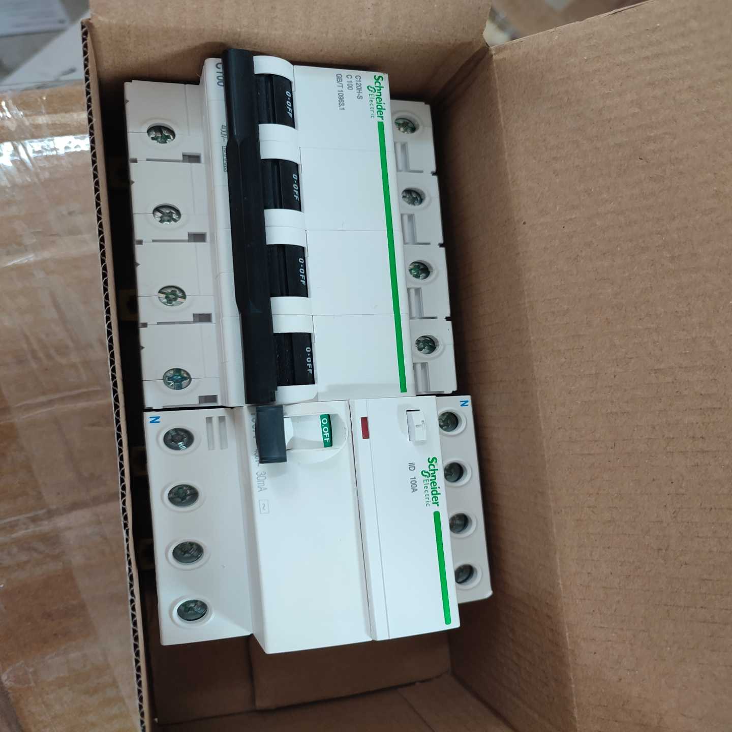 询价施耐德C120H微型断路器4PC100A和4P100A漏电分