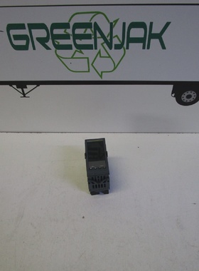 EUROTERM 3208CCVHTTRXXXXXIGENGENG TEMP CONTROLLER 70975 FREE