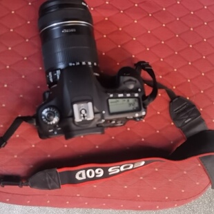 佳能经典中端单反60D套机带18135镜头-议价