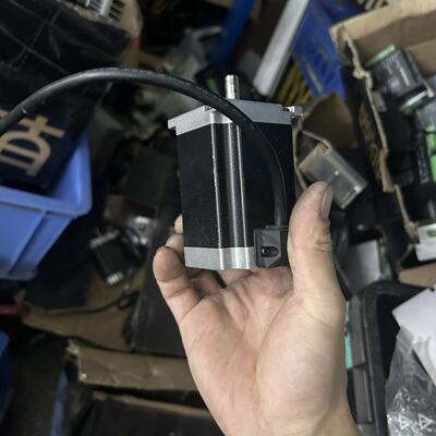 雷赛57CM26步进电机，1.8º/5.0A，功能完好，轻微--议价商品