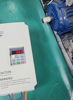 富凌变频器3.7KWD130B003.7L2DK220V议价