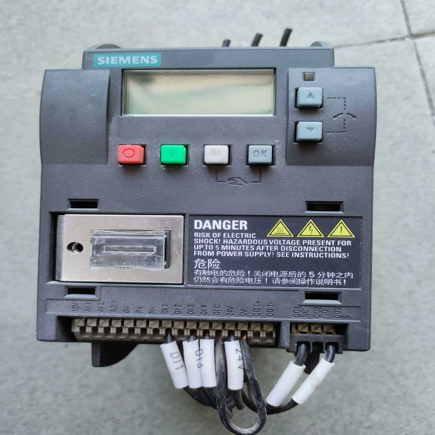 三相380V，0.75KW变频器一个，型号SINA询价