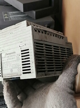 PLC型号FPX0L30R成色如图正常原