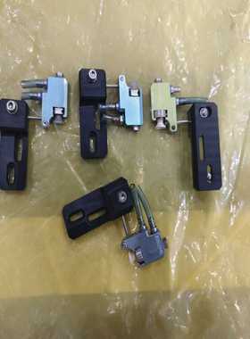 询价M器，黑色、蓝色、绿色多款，成色新，实物拍摄。M