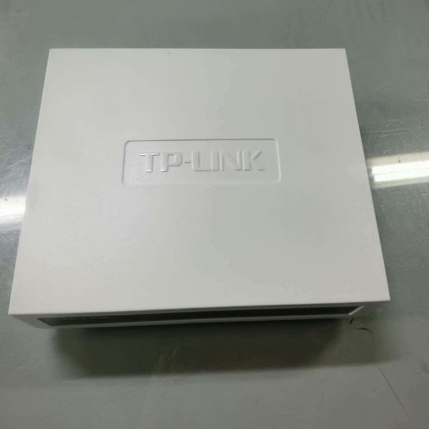 （议价)全新未使用8口10100兆自适应以太网交换机现货一台