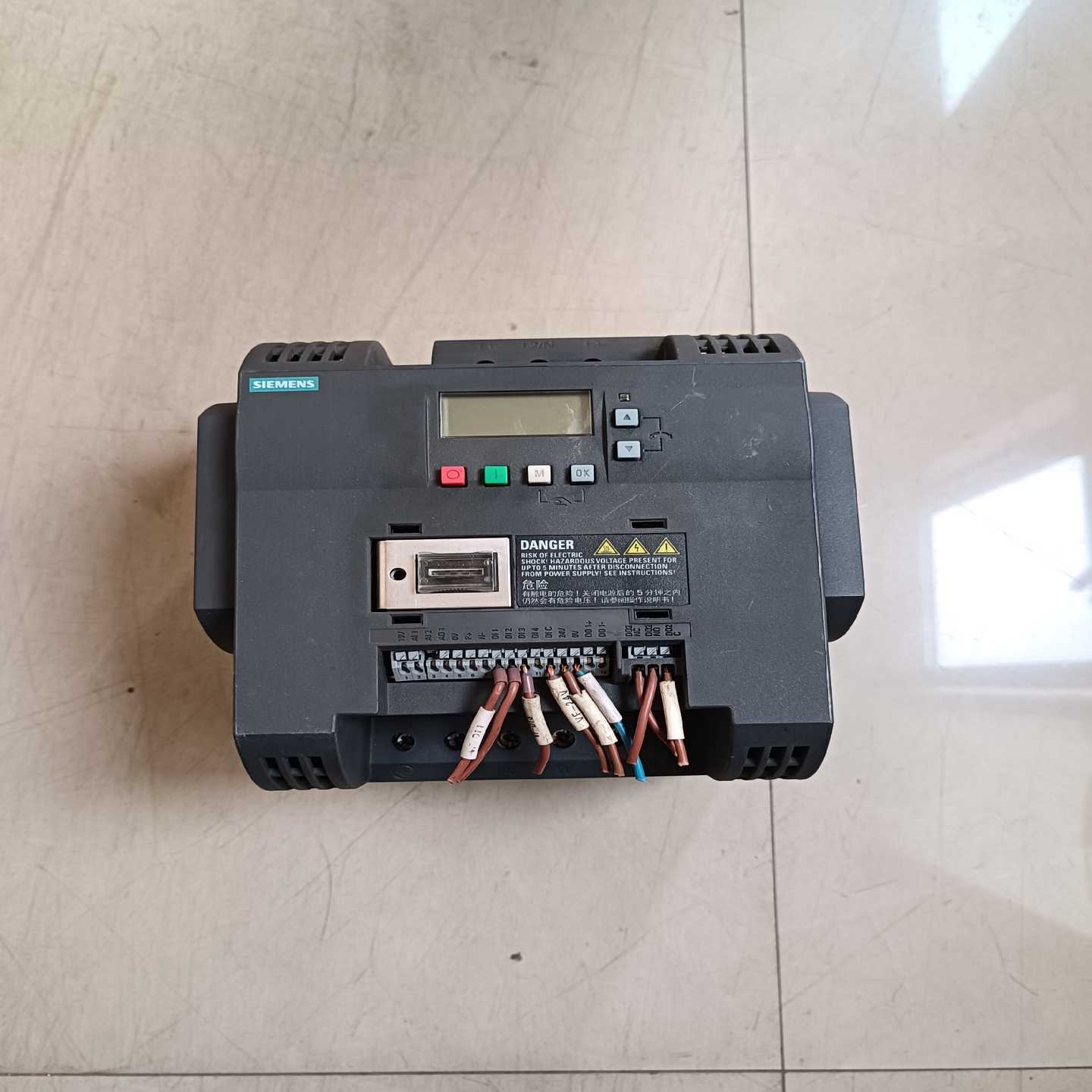 【议价】变频器5.5KW，V20系列，，功能，成色适用