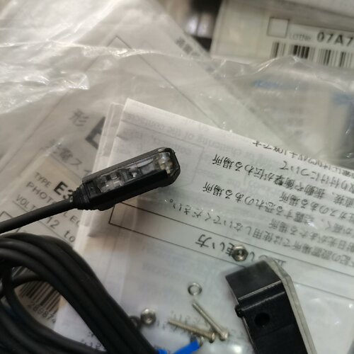 溢价-光电传感器E3TSR12