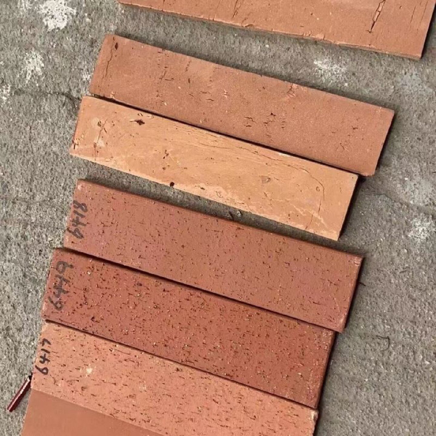 红色陶土劈开砖红砖拉毛面灰色砖别墅乡村农村自建房外墙砖小红砖