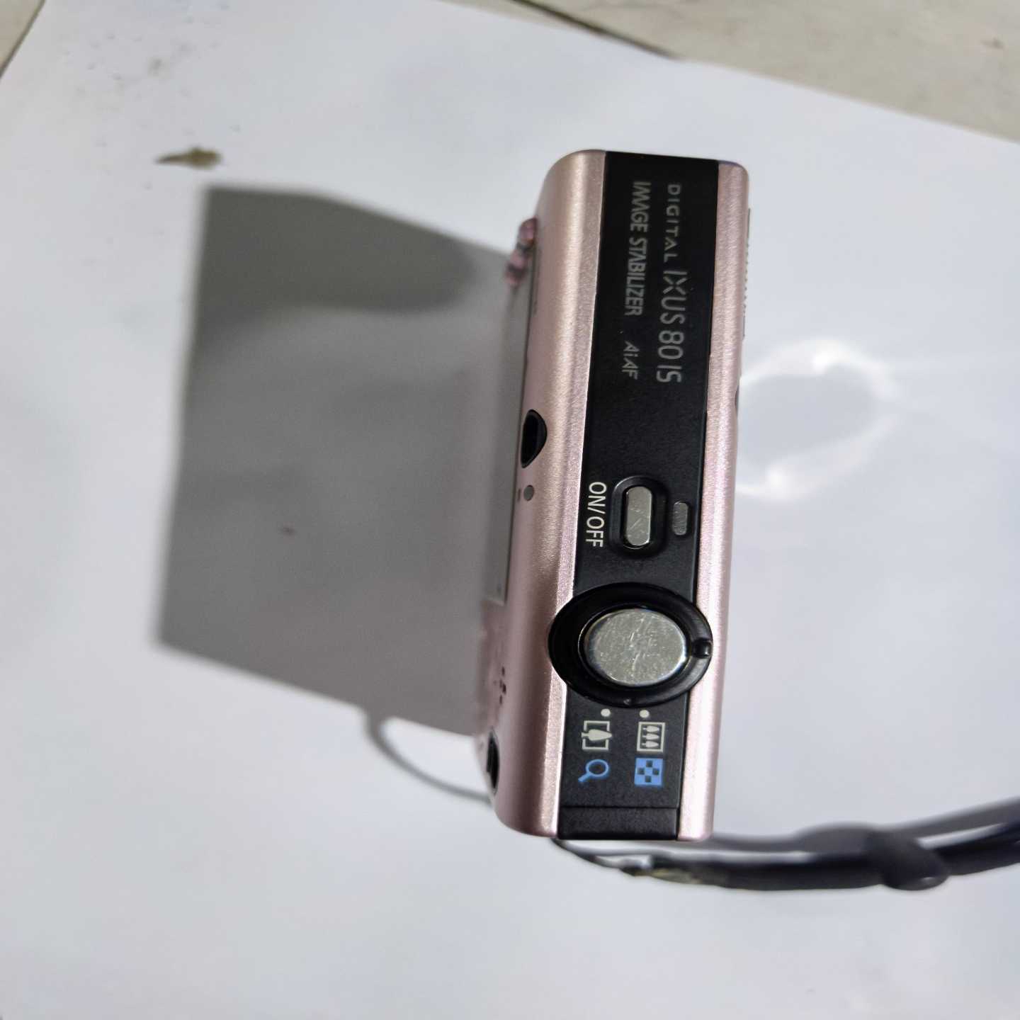 佳能IXUS80IS数码相机，粉色机身，800万像素，3倍光--议价商品