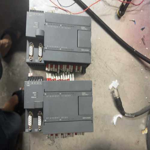 款PLC主机26MR-2AD2DA成色如图询价