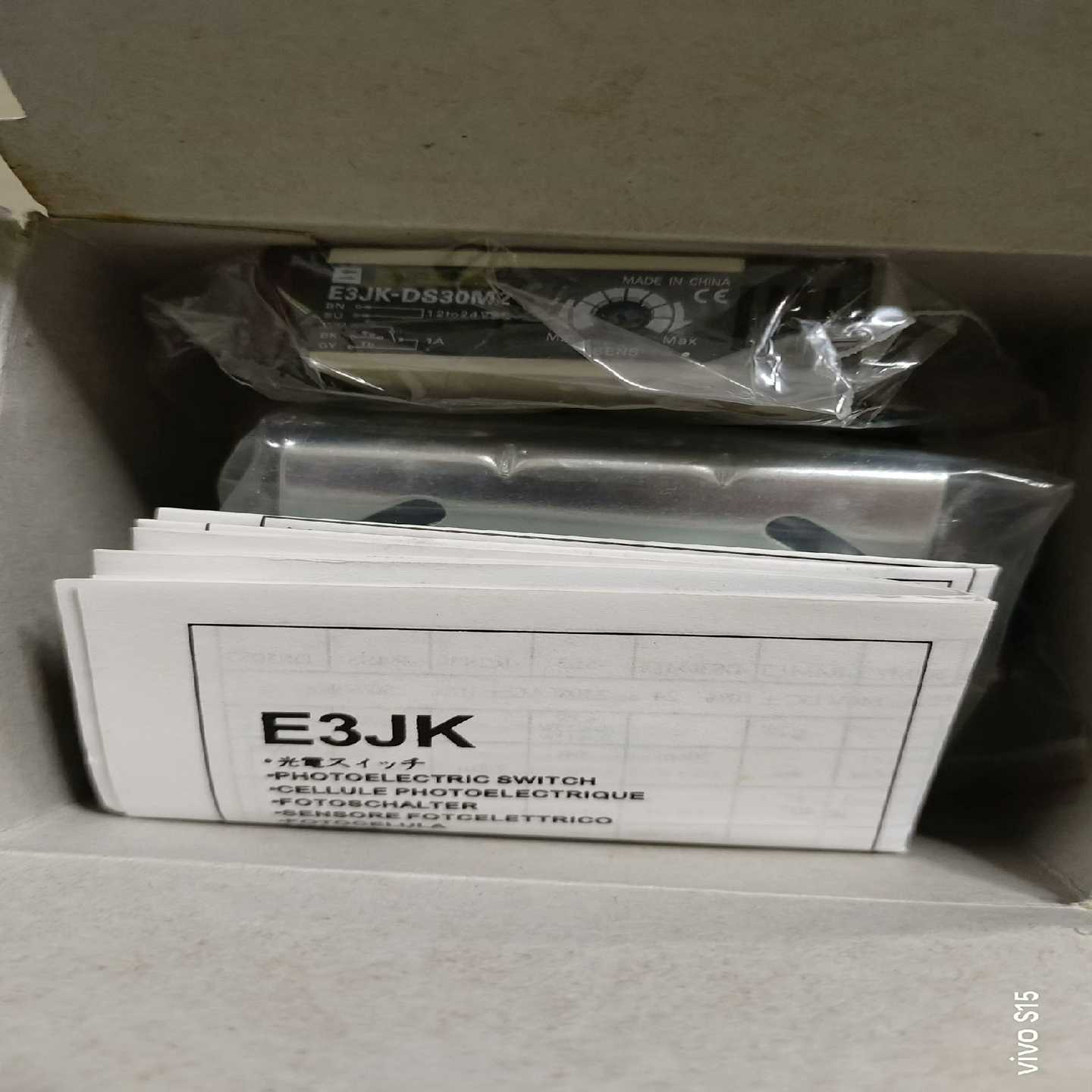 咨询-光电开关E3JK-DS30M2三个