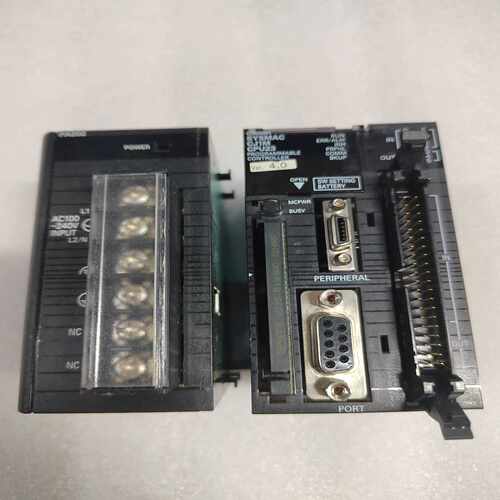 CJ1M-CPU23  CJ1W-PA202一套，如图（电子设备）