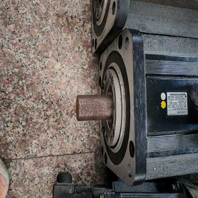 询价安川服M-4461，4.4kw大功率，拆机