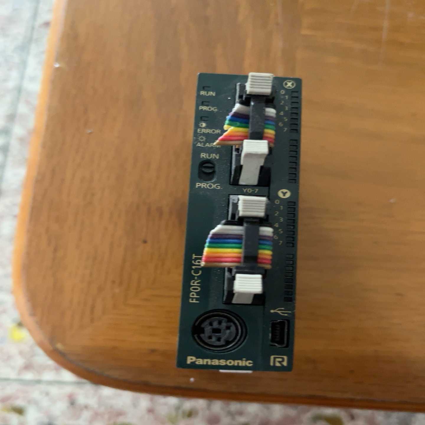 松下PLC控制器FP0R-C16T，型号AFP0RC16T--议价商品