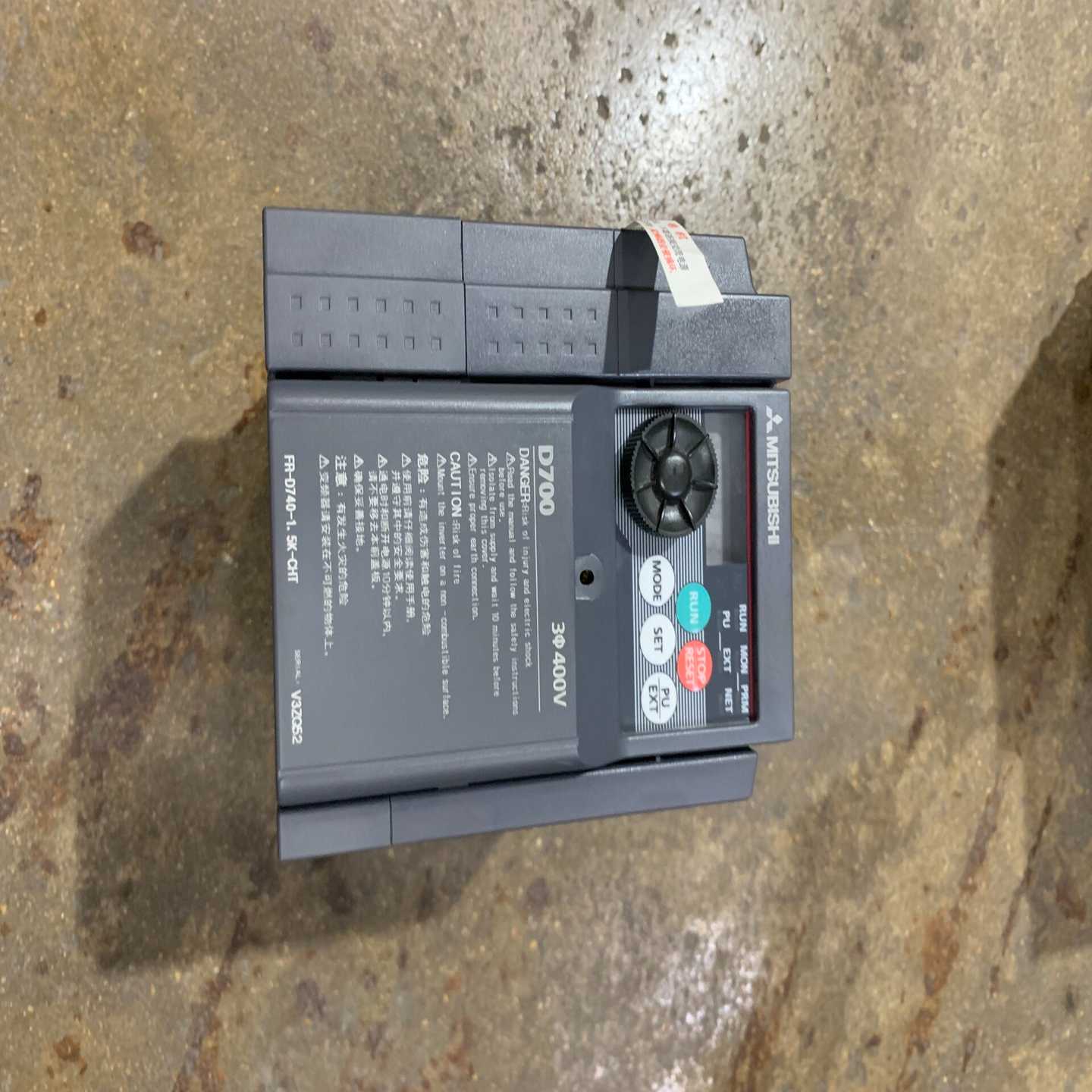 三菱A740变频器1.5KW，实物拍摄，成色漂亮，9成新，功--议价商品