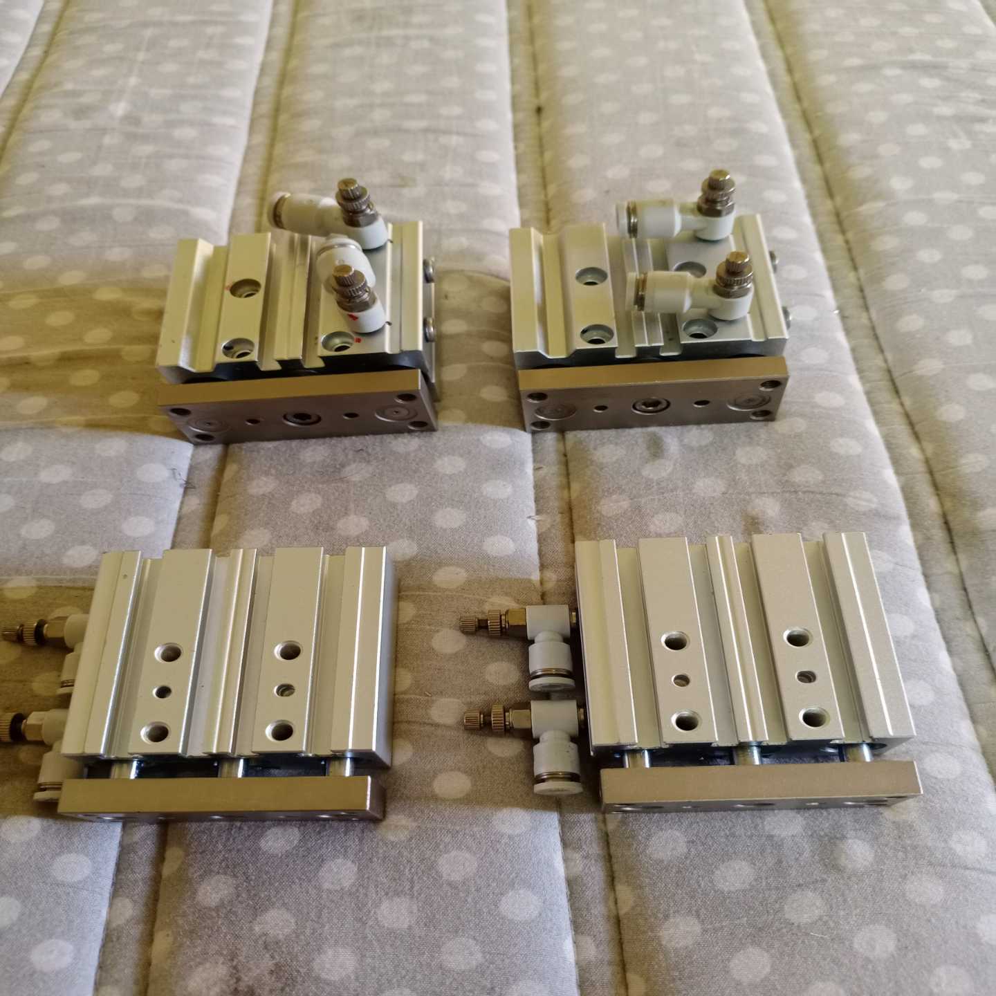 拆机原装正品亚德客TCL12X25S三轴气缸现货2个9成新，--议价商品