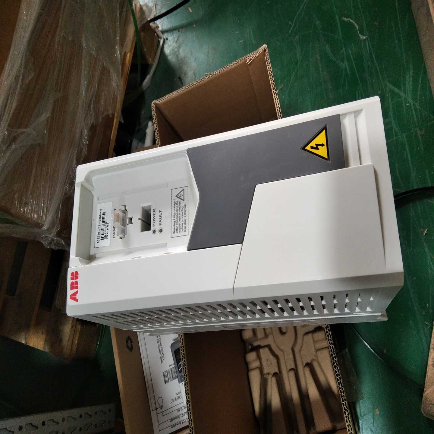 ABB变频器ACS580-01-03A0-4 实物1（佳毅工控）