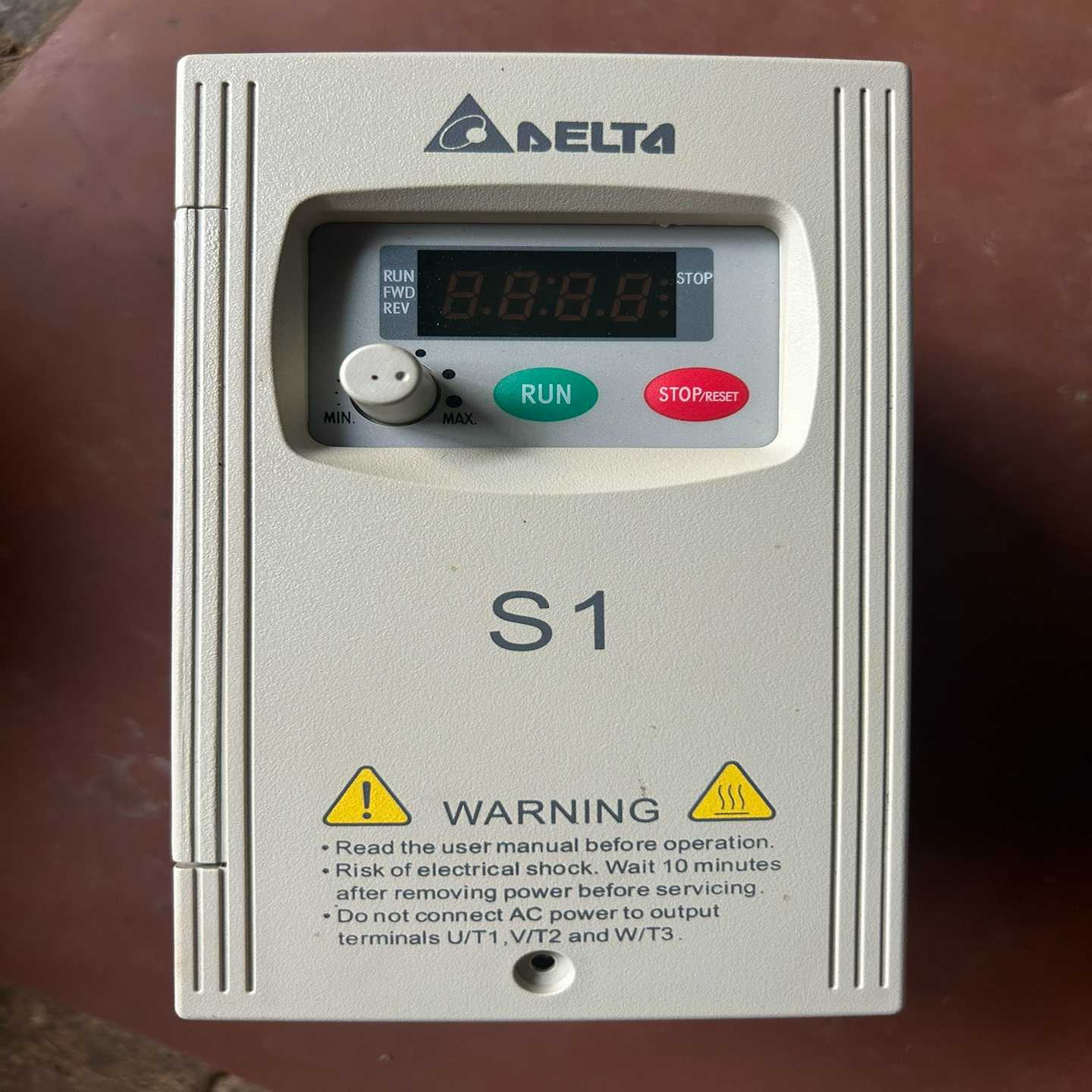 台达变频器S1系列,VFD004S21A0.4kw,220
