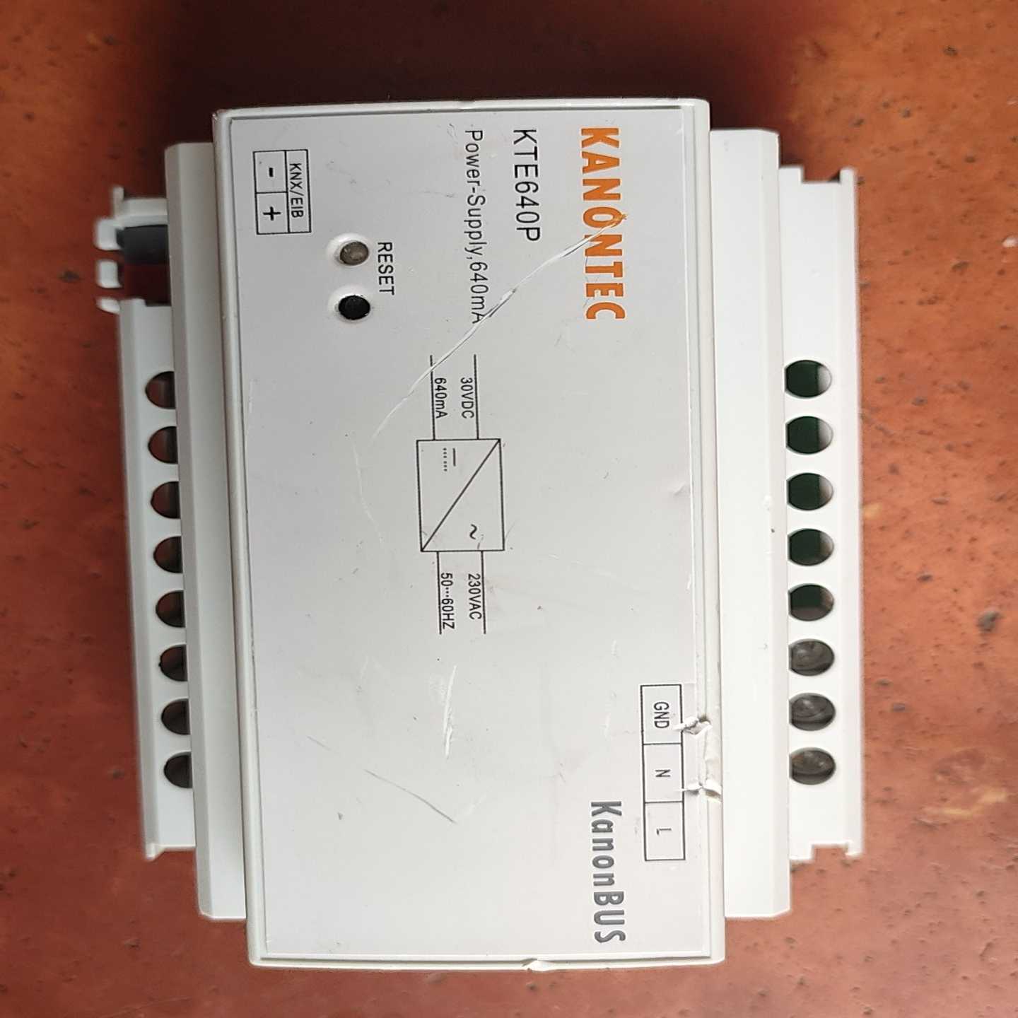 上海正爵电源模块KTE640P，正品拆机，实物如图所示，28