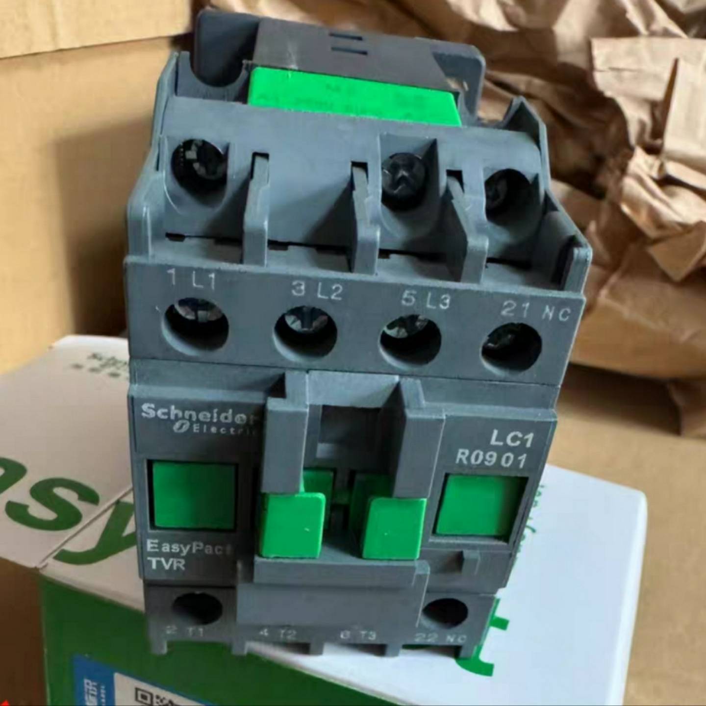 议价-全新库存货施耐德接触器LC1R0901M5N,3P,1NCQ,4kW,9A,220V