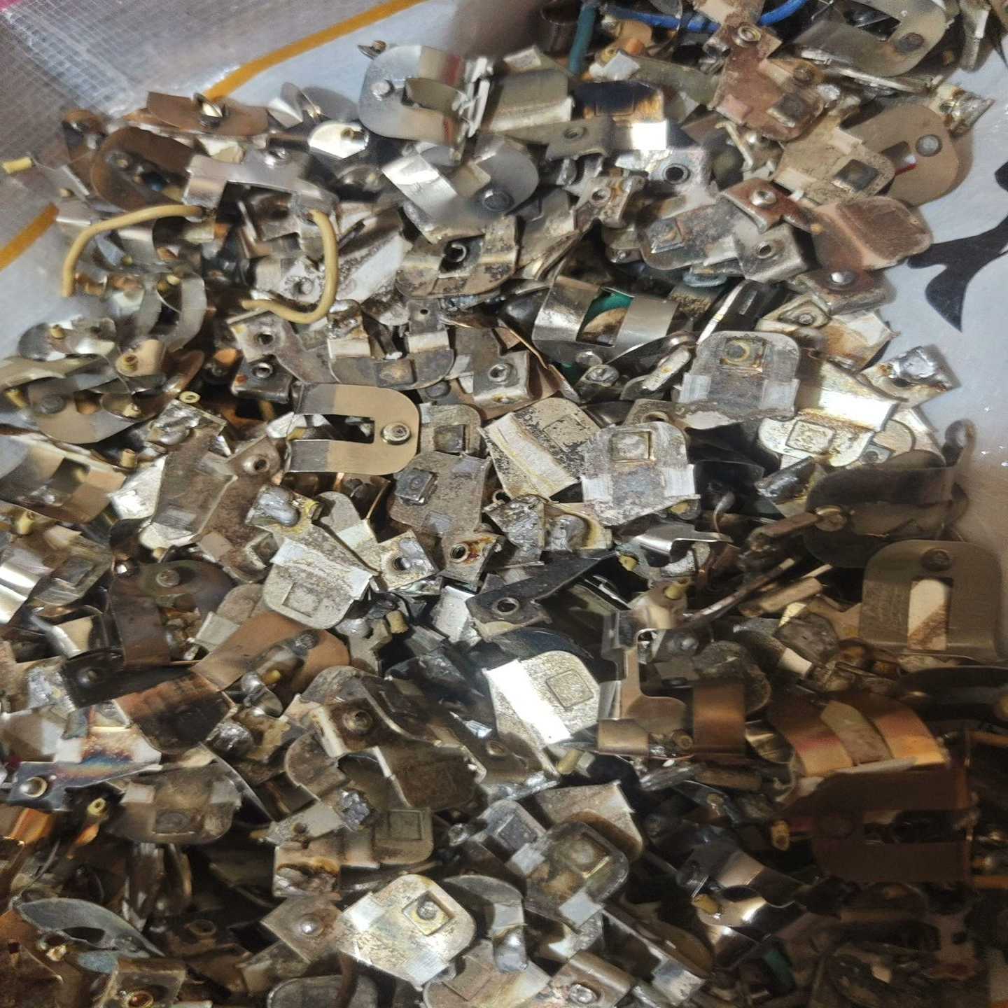 议价银触电，有十几公斤要的来600一公斤看好，乱出价直接拉黑