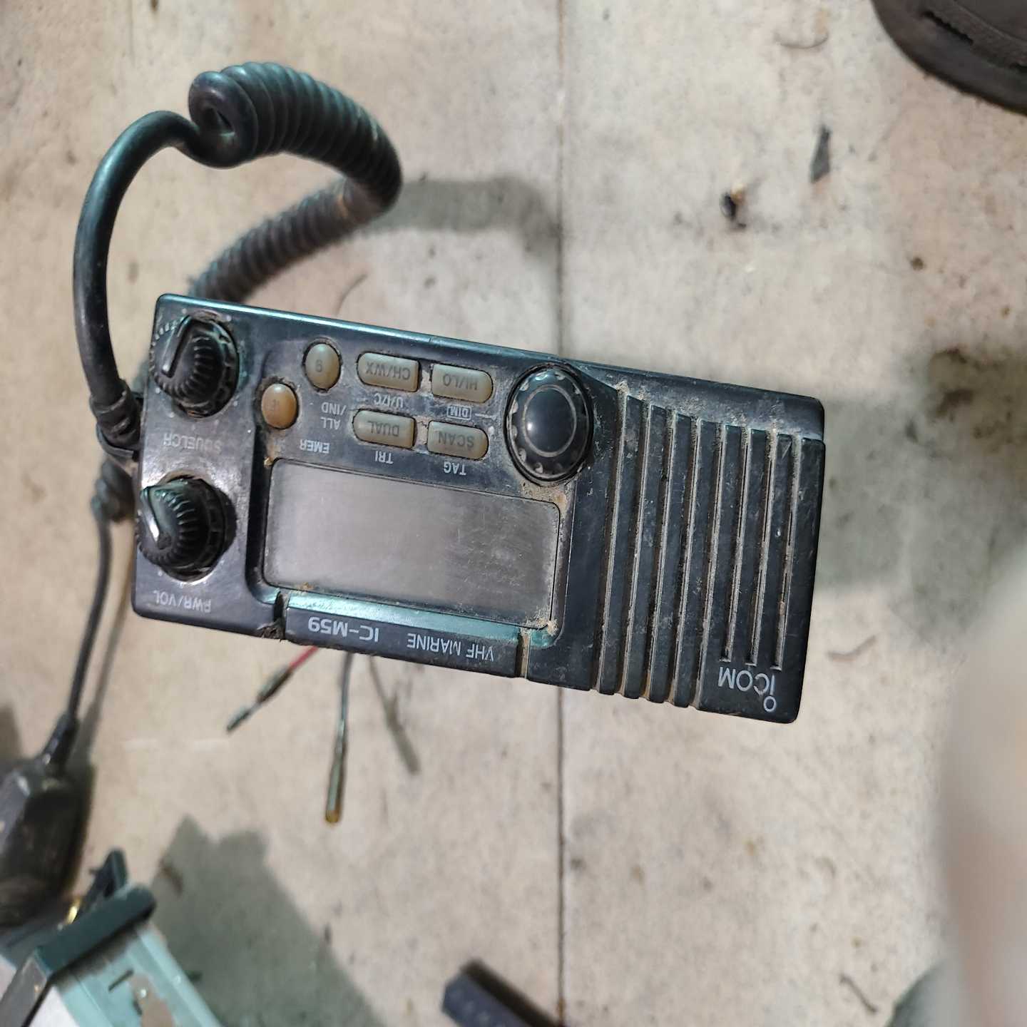 询价艾可慕ICOMIC-M59船用电台，带手咪，25瓦功率，成