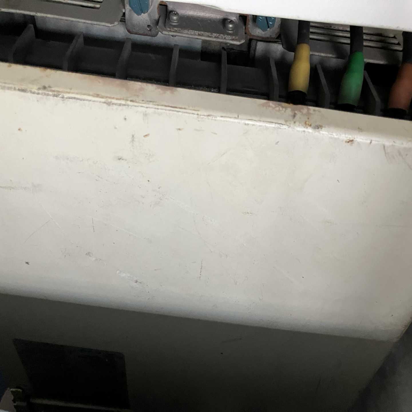 (工仔机械）AB4A0088AAA安川变频器，实物图片显示，功能好的，