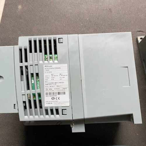 议价成色漂亮施耐德变频器ATV310HU15N4A1.5kw
