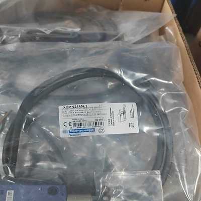 施耐德XCMN2145L1限位开关--议价商品