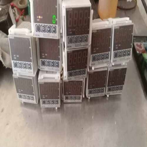 咨询-E5CWL-Q1TC温控器12个通电如图，成色如图