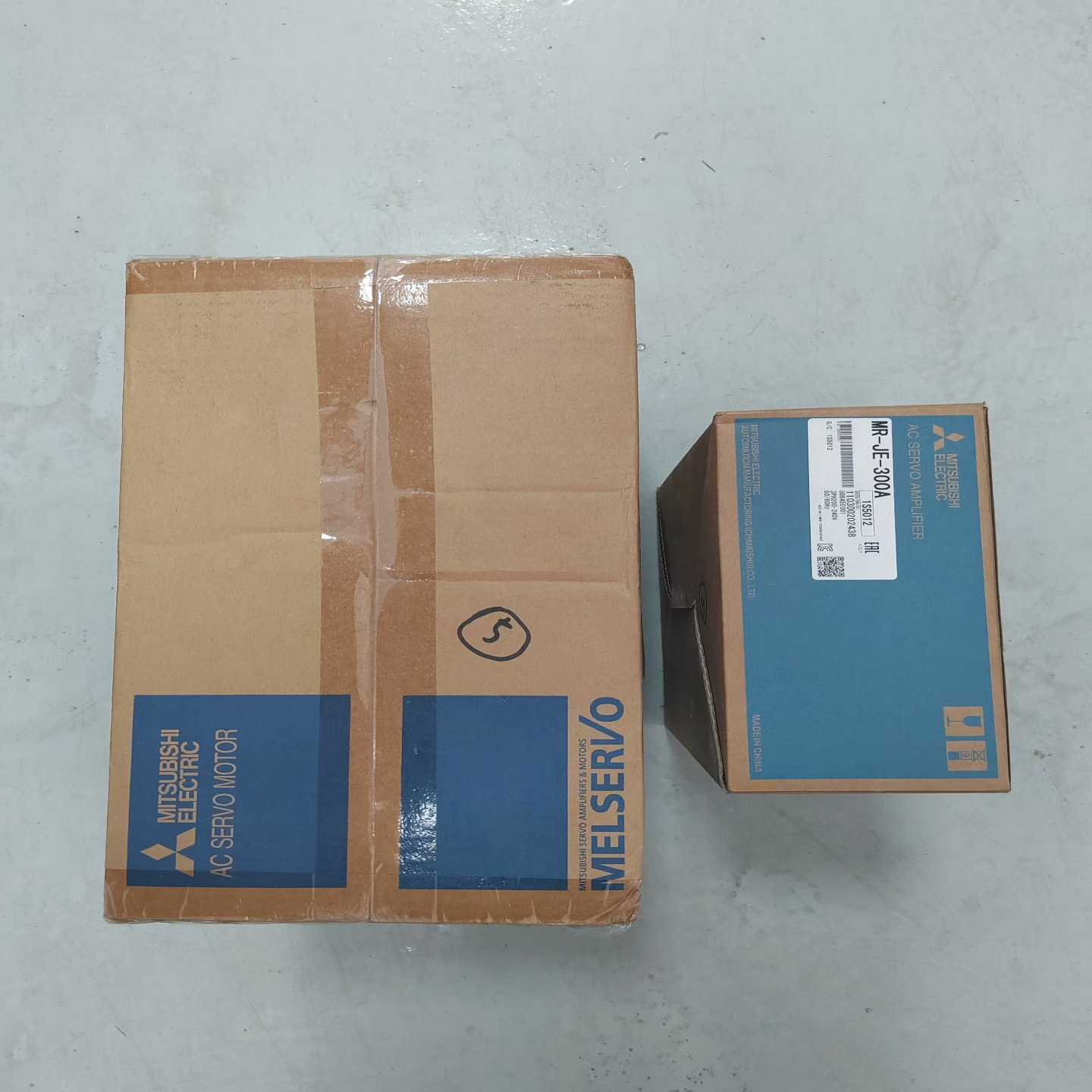 MR-JE-300A，1900，HG-SN302J-S100