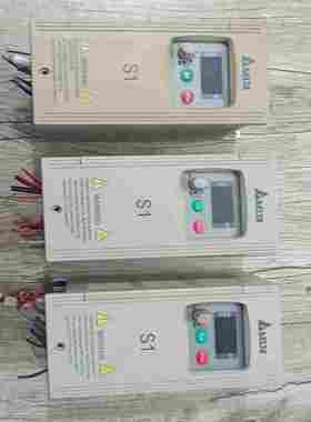 议价VFS002S21A台达变频器，0.2KW，220V，成色如