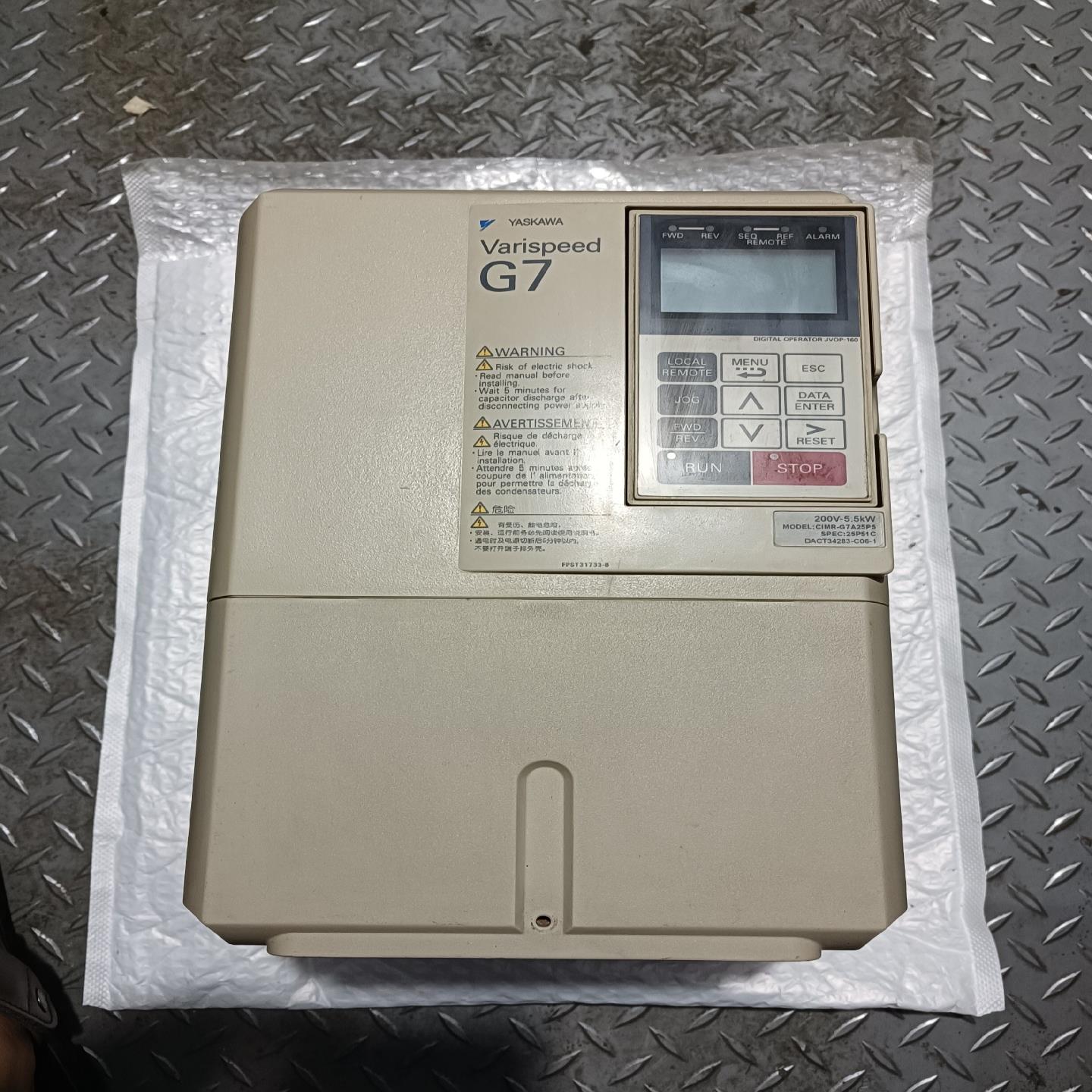 安川变频器CIMR-G7A25P5 220V 55KW 成，议价