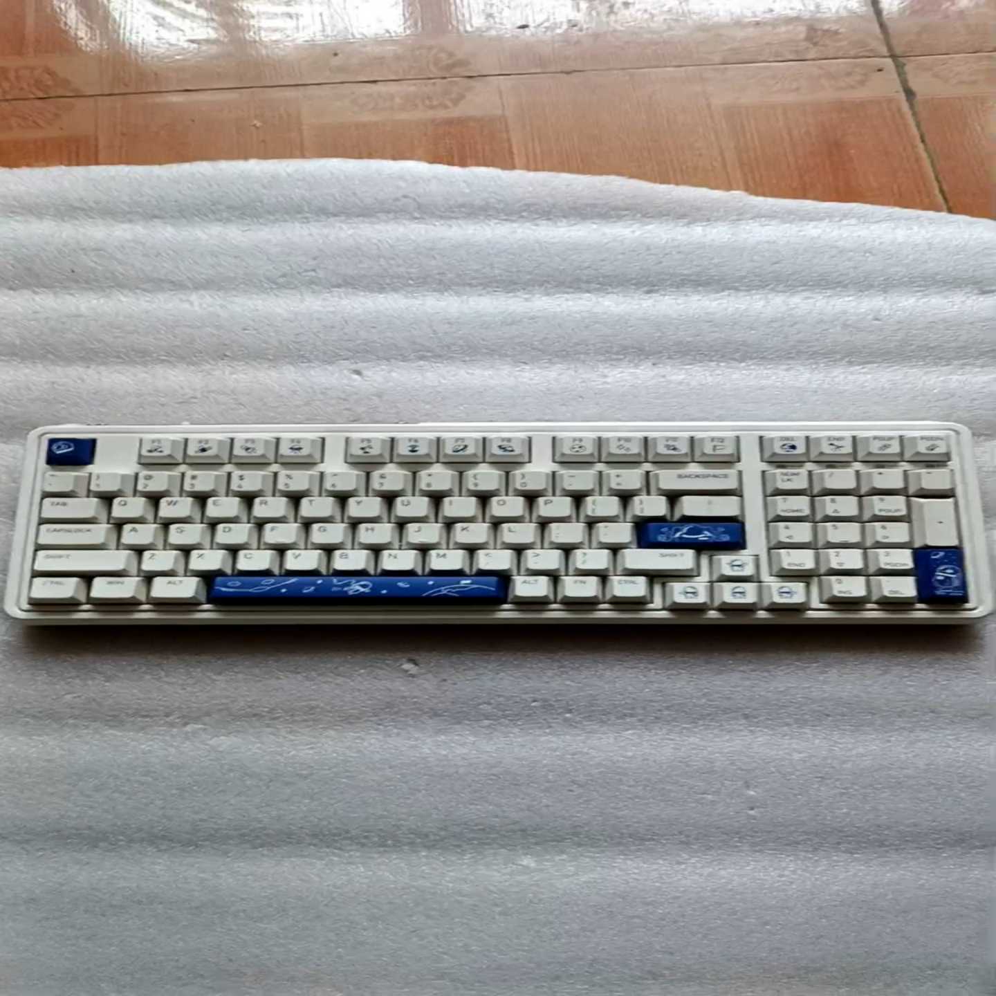 flesports键盘CMK98蓝牙无线键盘功能完好使--议价商品