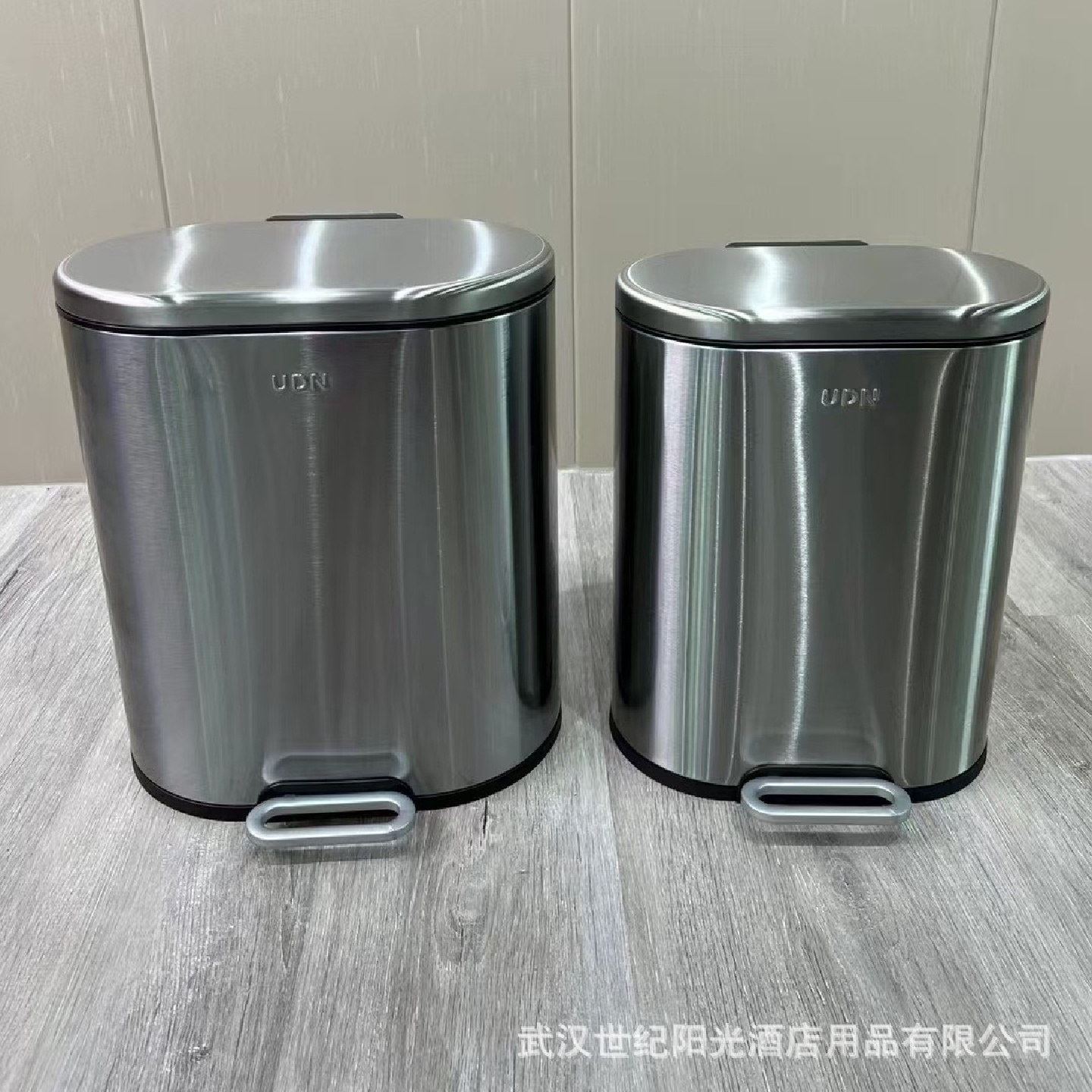高品质颜值不锈钢脚踏脚踩垃圾桶卫生间厕所家用厨房客厅防水带盖