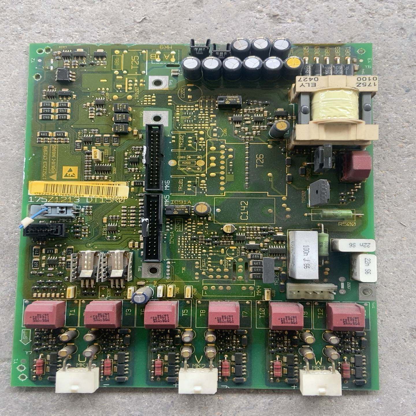 175Z1213DT15R0原装版子不缺件，几乎全新，有{议价}