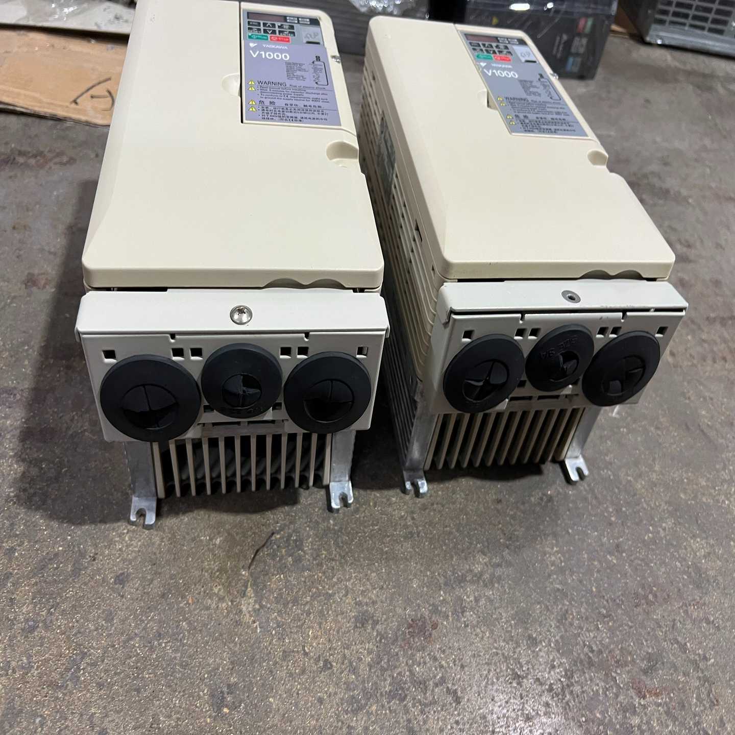 议价安川V1000变频器5.5KW，VB4A0018FBA，实物