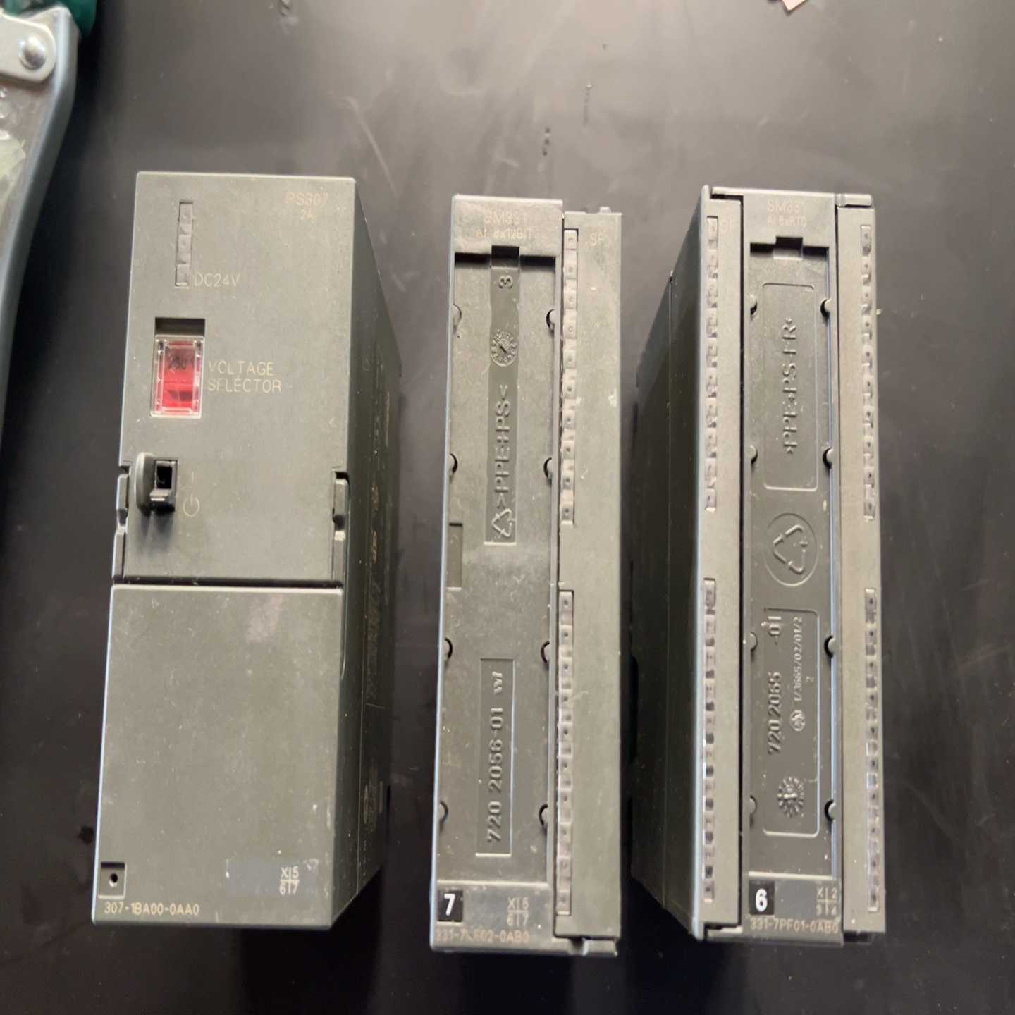 西门子6ES7307-1BA00-0AA0一个--议价商品