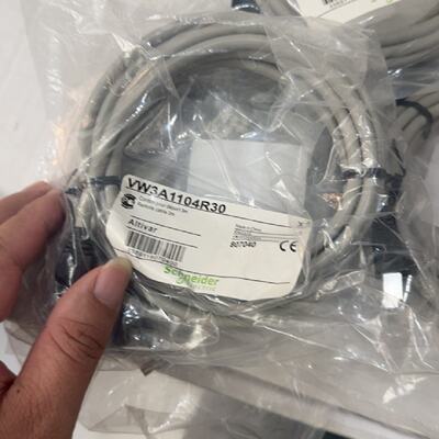 配件VW3A1104R30网线议价