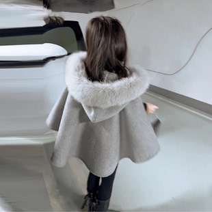 女童高级感呢子斗篷大衣2025秋冬款宝宝洋气大毛领连帽毛呢外套
