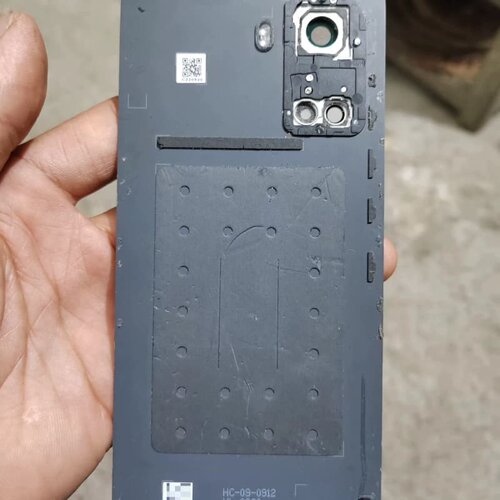 可维修一个nova 10 SE后盖。九成新以上。16议价
