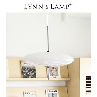 Lynn& 設(shè)計(jì)師極簡(jiǎn)餐廳吧臺(tái)圓餐桌臥 北歐飛碟白色吊燈 x27;s立意