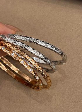 屿瑶轻奢菱格纹手镯女镀18K金镶钻叠戴网红风时尚菱形设计感手环